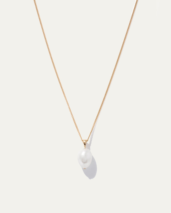 Rhiannon Bold Pearl Pendant Necklace