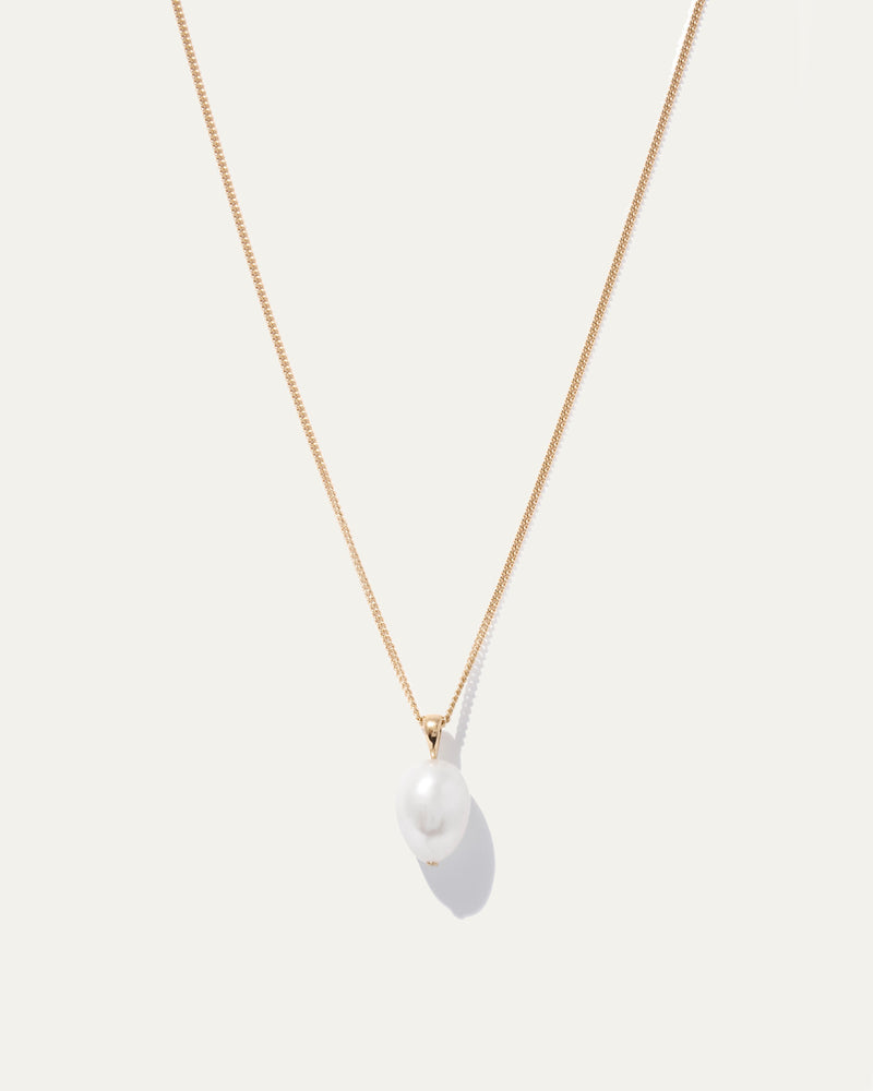 Rhiannon Bold Pearl Pendant Necklace